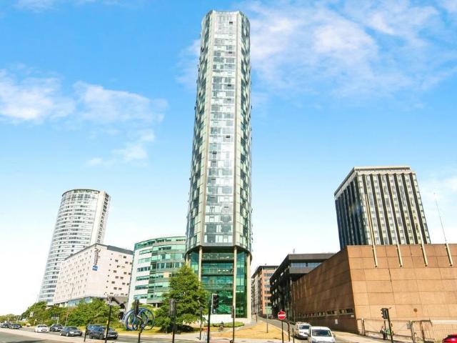 Flat for sale in Calderstones