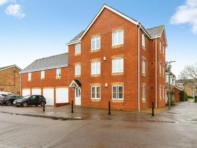 Flat for sale in Pin Green Industrial Area, Shephall