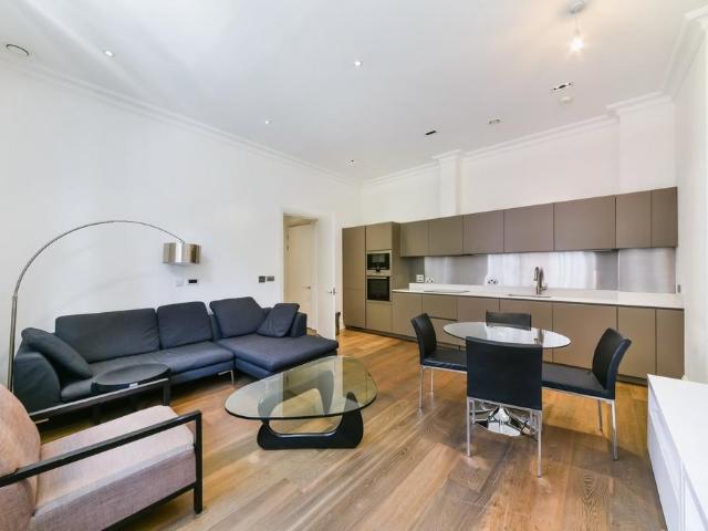 Flat for sale in St. George in the East, Whitechapel