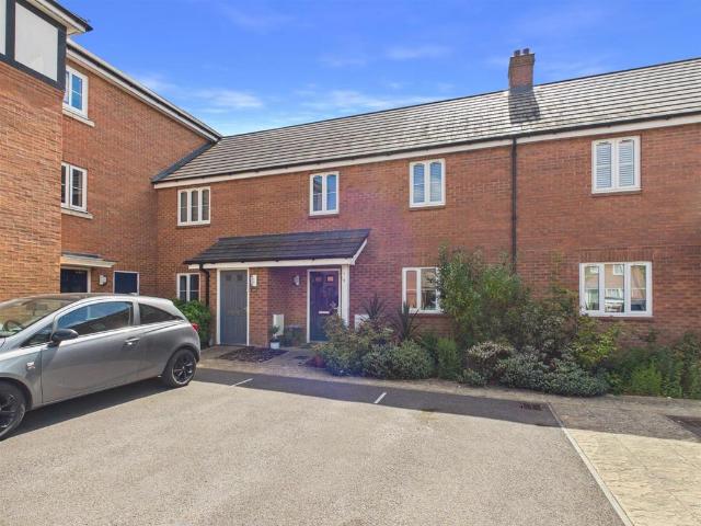 Flat for sale in Quarrendon, Aylesbury