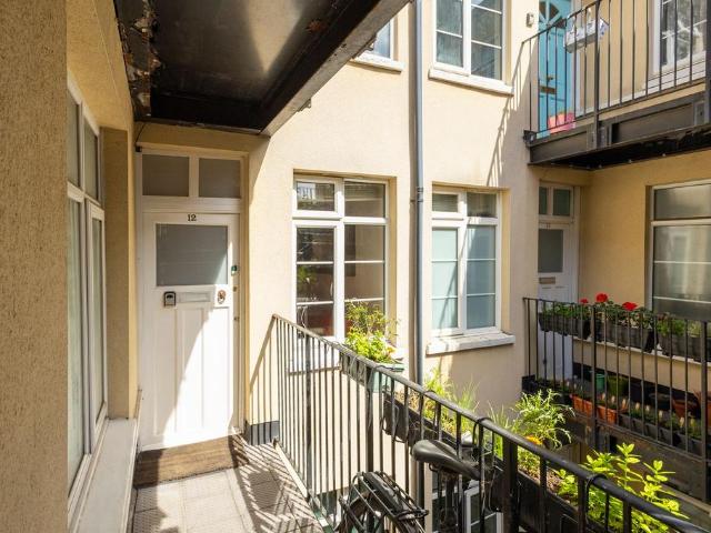 Flat for sale in Clapton, Upper Clapton