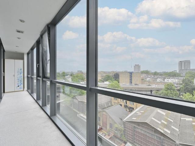 Flat for sale in Paddington, Greater London