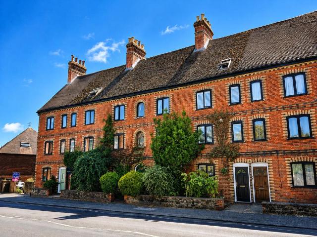 Flat for sale in Littlecote, West Sussex