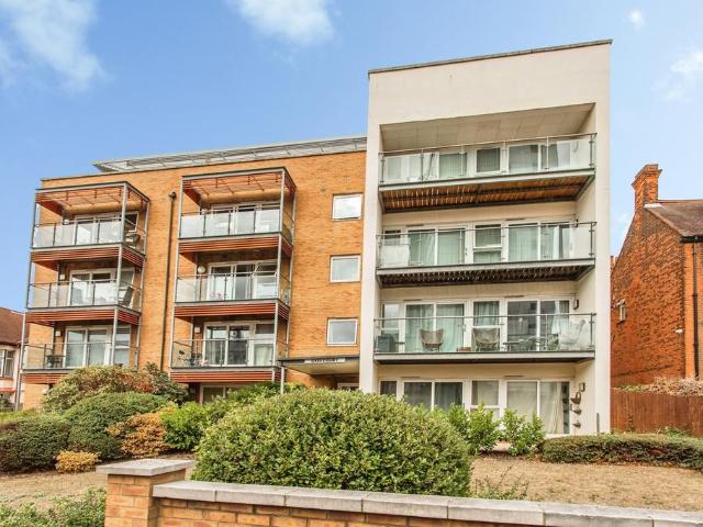 Flat for sale in Southend City Centre Neighbourhood, Southend-on-Sea