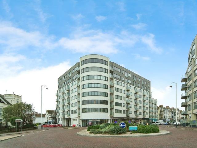 Flat for sale in Central, Heathlands