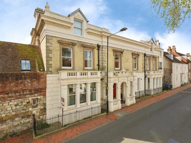 Flat for sale in Lewes, Iford