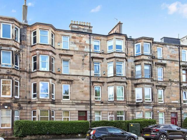 Flat for sale in Haghill, Scotland