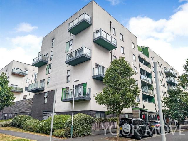 Flat for sale in Rush Green, Greater London