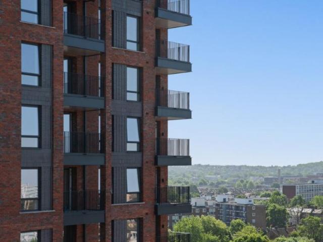 Flat for sale in Old Kent Road, Cat Hill