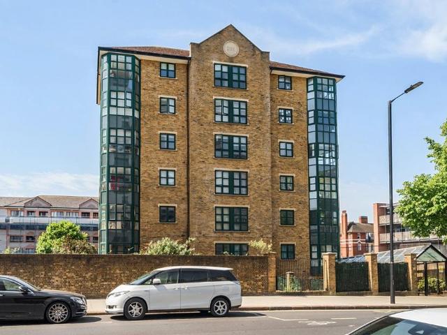 Flat for sale in St. John's Wood, Greater London