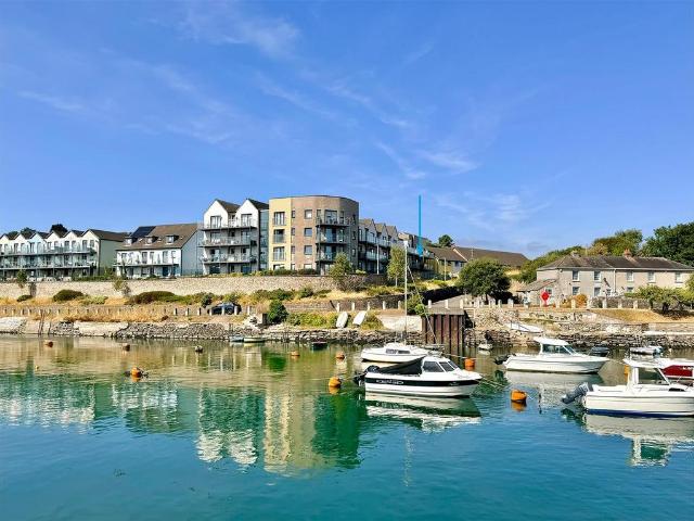 Flat for sale in Mount Wise