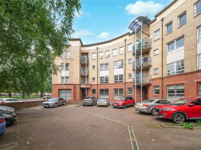Flat for sale in Merchant City, Scotland
