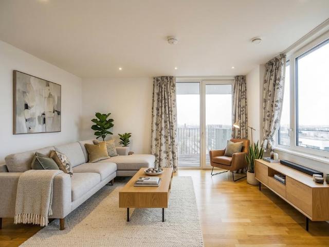 Flat for sale in Stratford Marsh, Greater London
