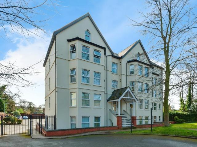Flat for sale in Calderstones