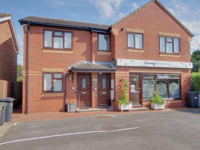 Flat for sale in Denmead, Hampshire