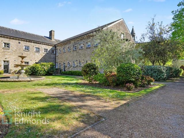 Flat for sale in Midway, Kent