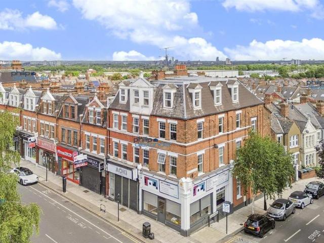 Flat for sale in Hornsey, Greater London