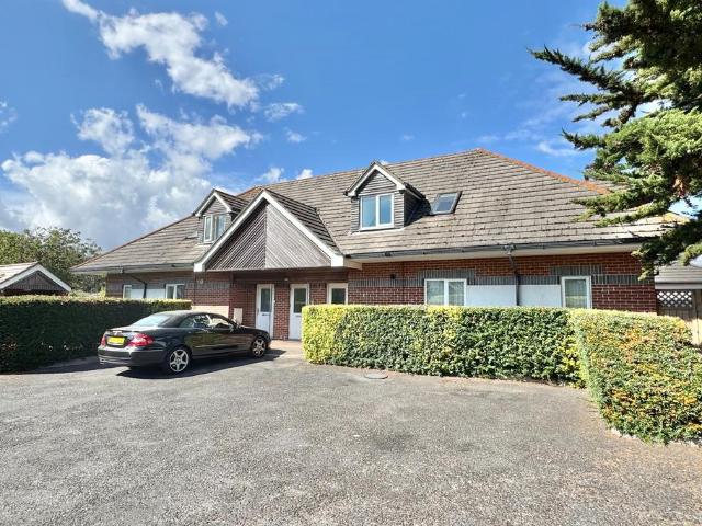 Flat for sale in Fareham, Hampshire