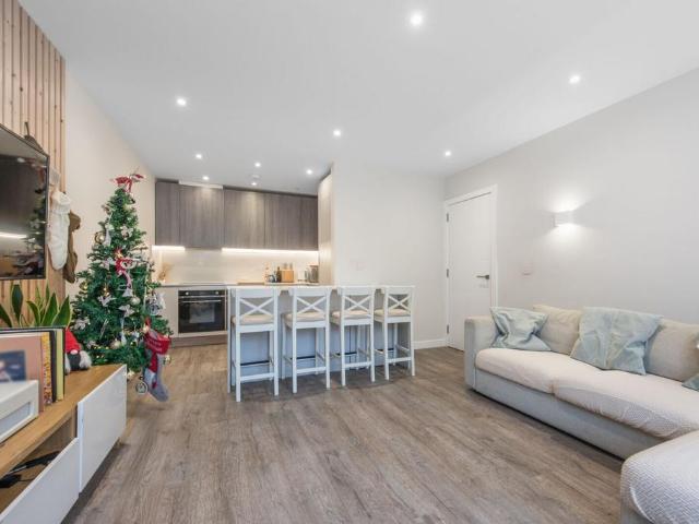 Flat for sale in High Barnet, Isle Of Man