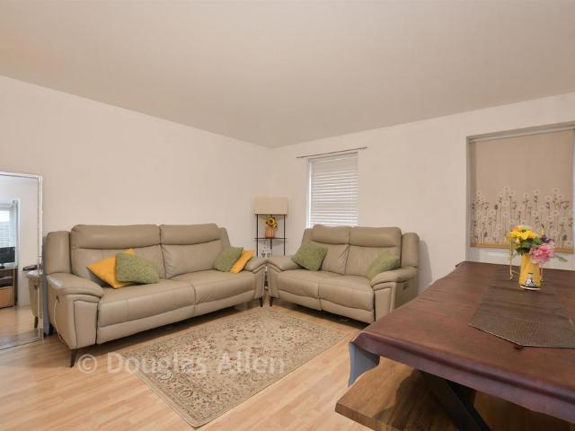 Flat for sale in Little Heath, Greater London