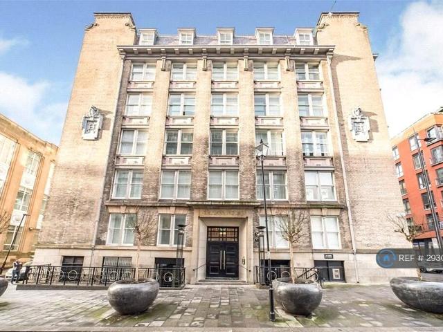 Flat for sale in Calderstones