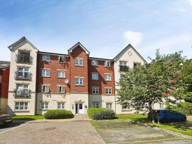 Flat for sale in Bank Top, Lee Bank