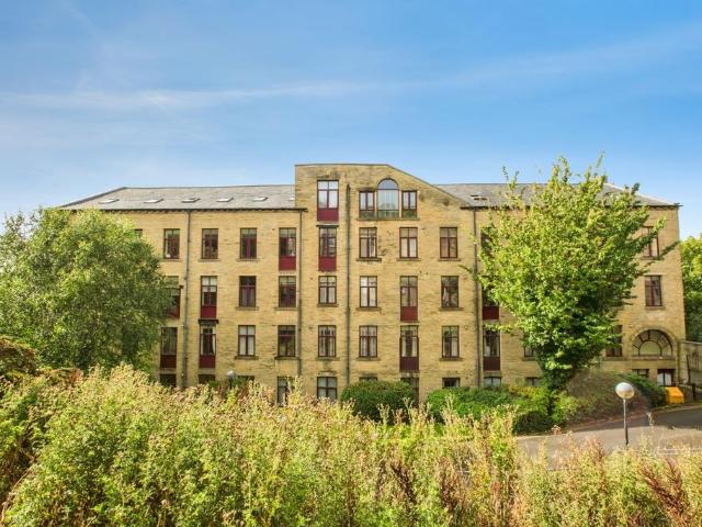 Flat for sale in Claremount, Halifax