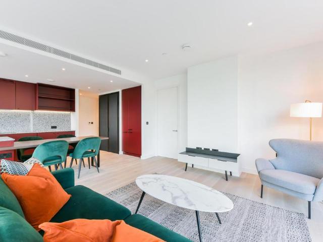 Flat for sale in Nine Elms, Greater London