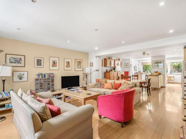 Flat for sale in Kensal Town, Greater London