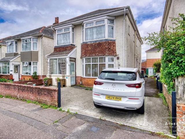 Flat for sale in Moordown, Bournemouth