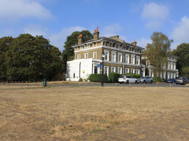Flat for sale in London Borough of Lewisham, Blackheath
