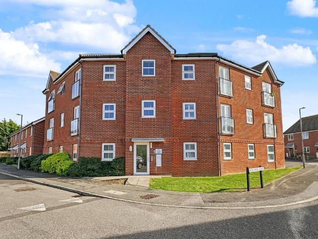 Flat for sale in Peacehaven, Lewes