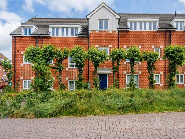 Flat for sale in New Catton, East Bank