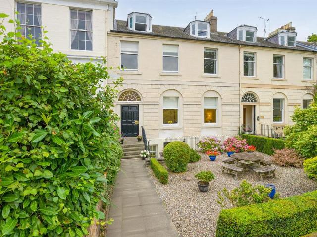 Flat for sale in Moneydie, Scotland