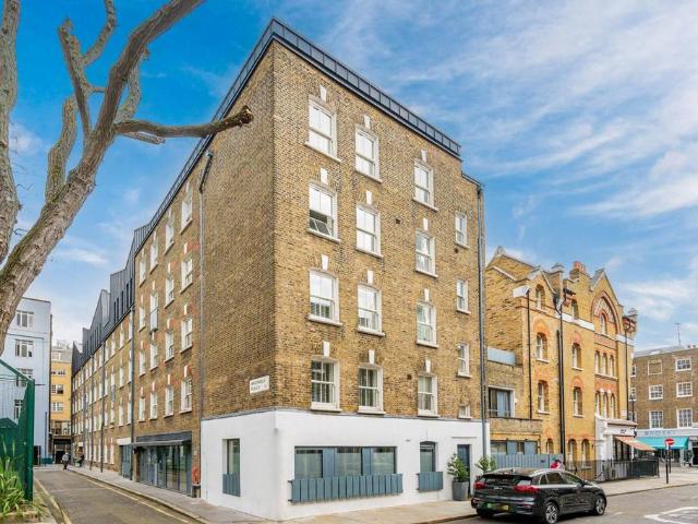 Flat for sale in Fitzrovia, Greater London