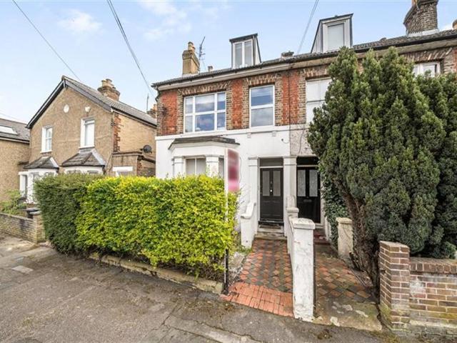 Flat for sale in London Borough of Croydon, Greater London