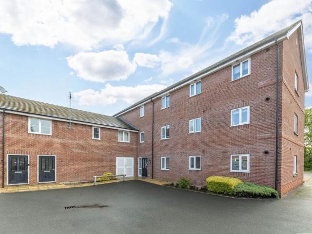 Flat for sale in Crostwick, Norfolk