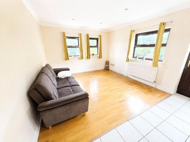 Flat for sale in London Borough of Lewisham, Greater London