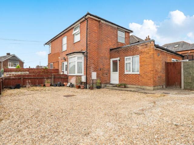 Flat for sale in Talbot Village, Bournemouth