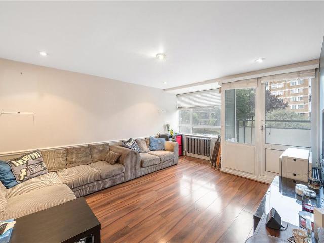 Flat for sale in Churchill Gardens Estate, Greater London