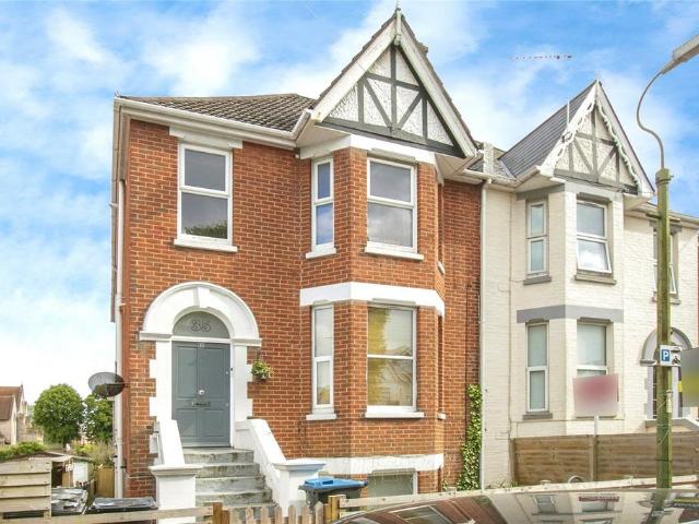 Flat for sale in Boscombe, Bournemouth