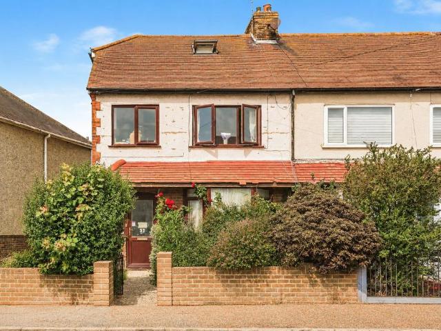 Flat for sale in Fishersgate, West Sussex