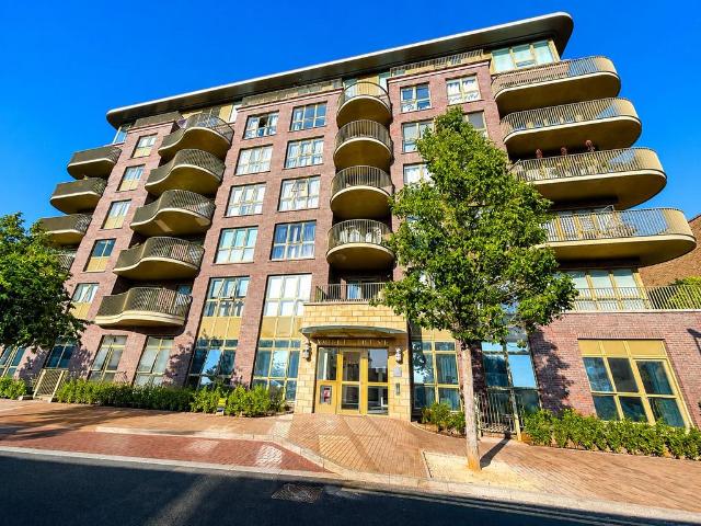 Flat for sale in Kidbrooke, Greater London