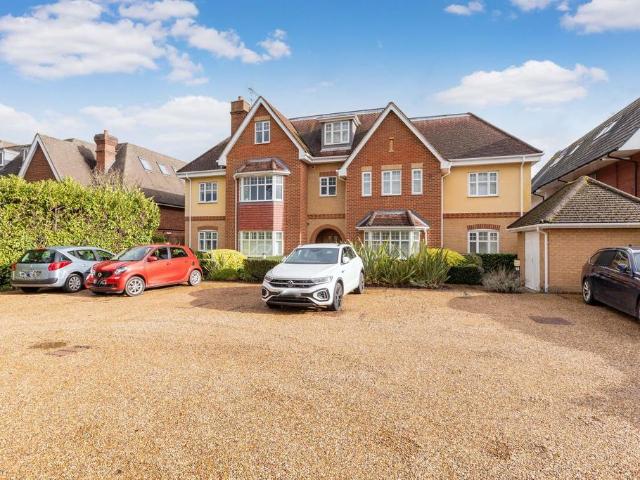 Flat for sale in Bray Wick, Maidenhead