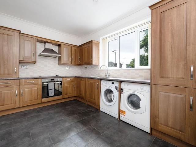 Flat for sale in Cardwell Bay, Gourock