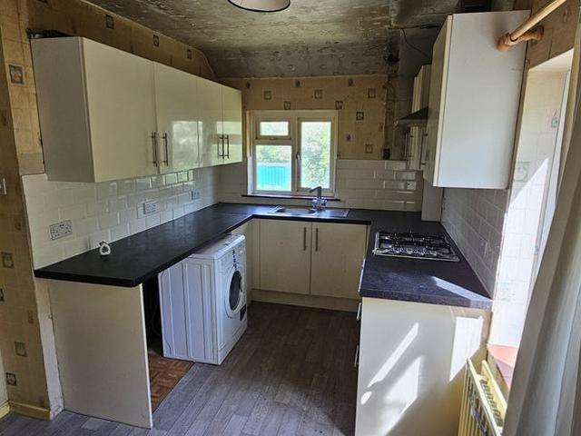 Flat for sale in Clockhouse, Greater London