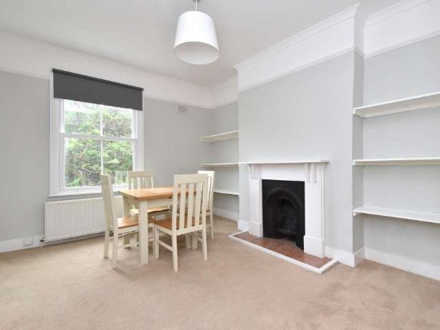 Flat for sale in London Borough of Lewisham, Forest Hill