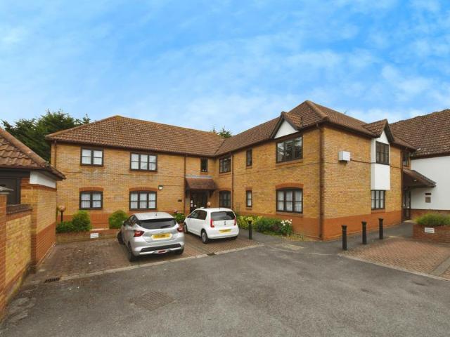 Flat for sale in Meadgate, Chelmsford