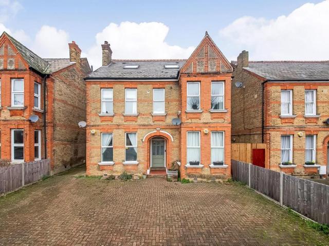 Flat for sale in London Borough of Lewisham, Bell Green