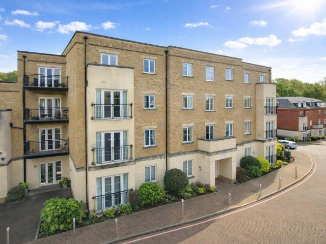 Flat for sale in Bassett, Isle Of Man